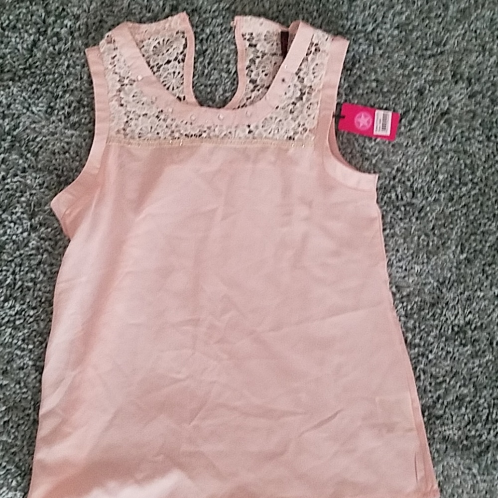 Sleeveless blouse size medium
